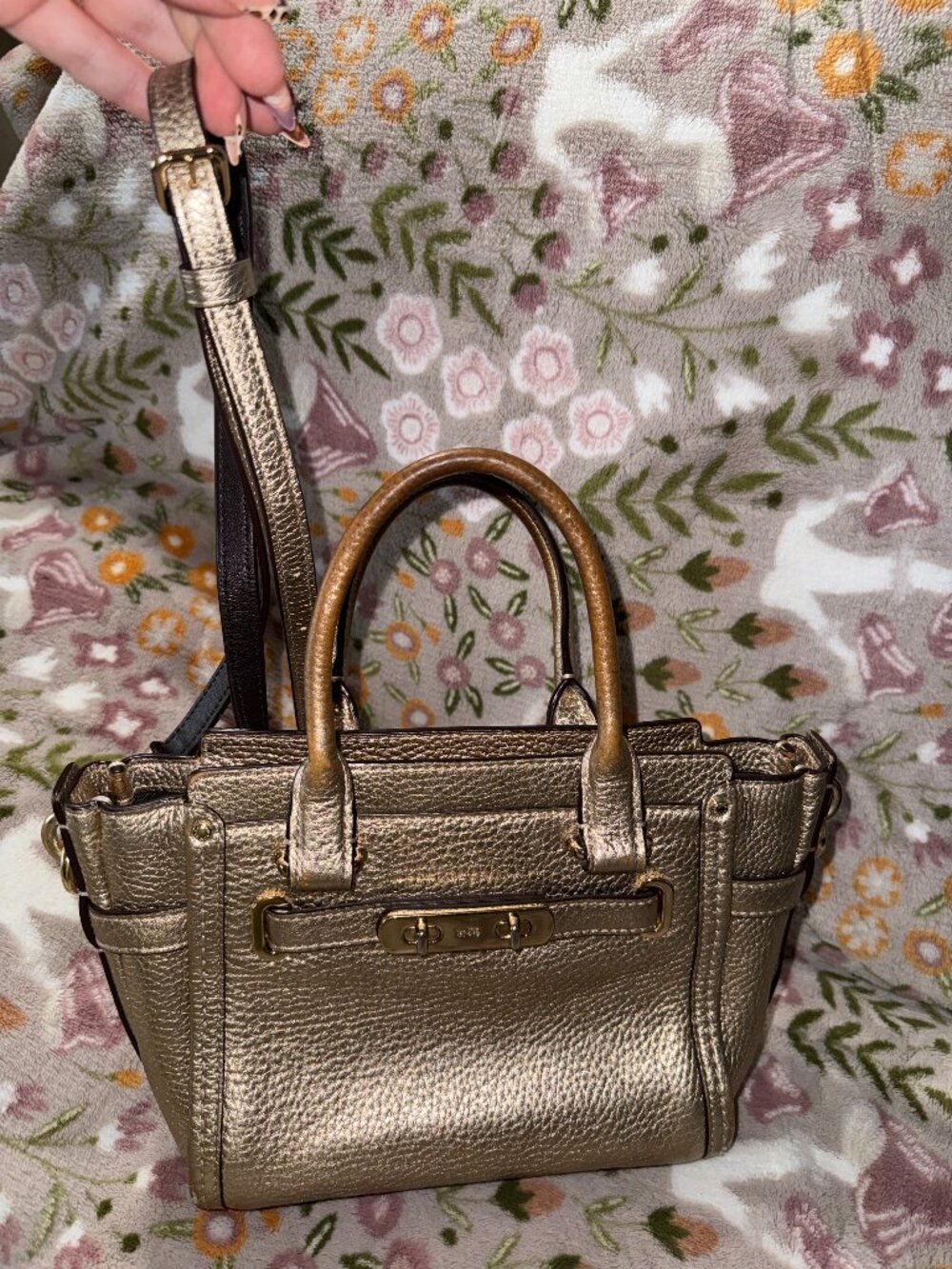 Metallic gold leather coach swagger 21